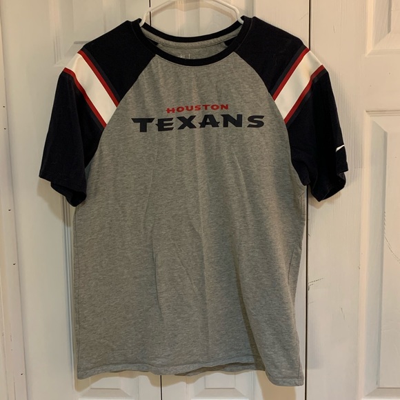 ❤️🏈 Houston Texans Bundle: Shirt, Sweatshirt and Windbreaker Jacket 🏈❤️ - Picture 4 of 9